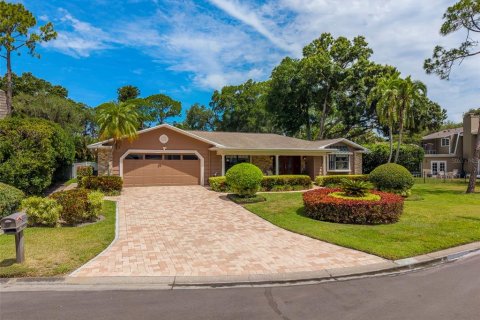 House in Clearwater, Florida 4 bedrooms, 329.62 sq.m. № 2147557 - photo 3