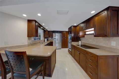 House in Clearwater, Florida 4 bedrooms, 329.62 sq.m. № 2147557 - photo 23