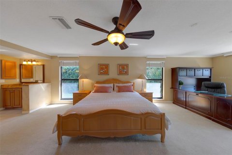 House in Clearwater, Florida 4 bedrooms, 329.62 sq.m. № 2147557 - photo 30