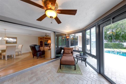 House in Clearwater, Florida 4 bedrooms, 329.62 sq.m. № 2147557 - photo 20
