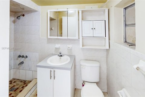 Immobilier commercial à vendre à Hialeah, Floride: 259.75 m2 № 2007599 - photo 14