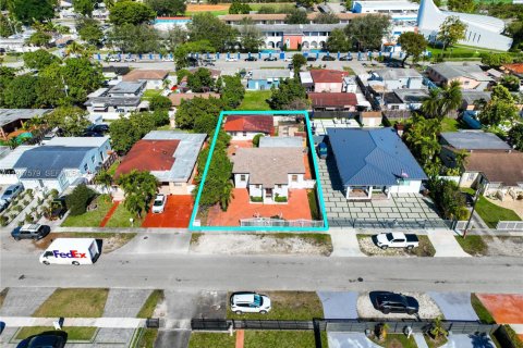 Immobilier commercial à vendre à Hialeah, Floride: 259.75 m2 № 2007599 - photo 3