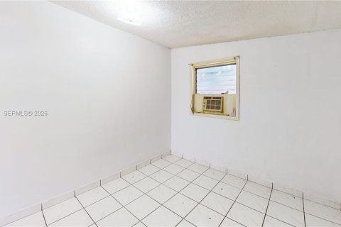 Immobilier commercial à vendre à Hialeah, Floride: 259.75 m2 № 2007599 - photo 16