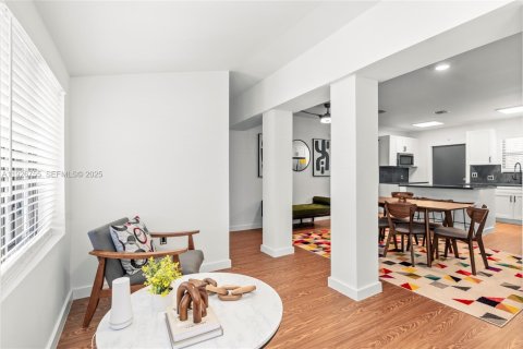 Купить виллу или дом в Майами, Флорида 3 спальни, 108.7м2, № 1986092 - фото 12