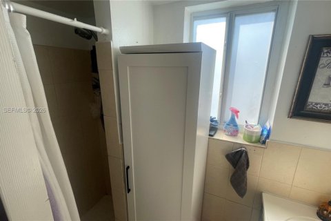 Купить кондоминиум в Норт-Майами, Флорида 2 спальни, 106.47м2, № 2045855 - фото 14