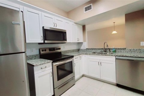 Condo in Riverview, Florida, 3 bedrooms  № 1803874 - photo 2
