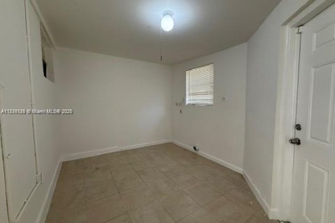 Casa en venta en West Park, Florida, 3 dormitorios, 105.91 m2 № 1982459 - foto 12