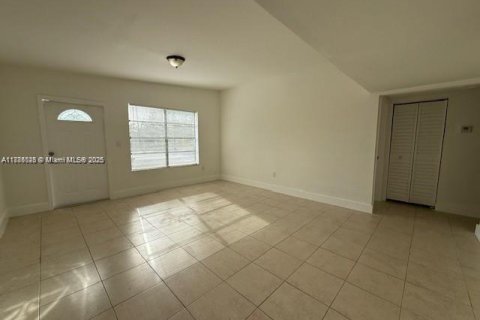 Casa en venta en West Park, Florida, 3 dormitorios, 105.91 m2 № 1982459 - foto 17