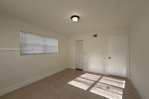 Casa en venta en West Park, Florida, 3 dormitorios, 105.91 m2 № 1982459 - foto 3