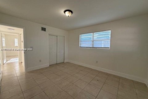 Casa en venta en West Park, Florida, 3 dormitorios, 105.91 m2 № 1982459 - foto 5