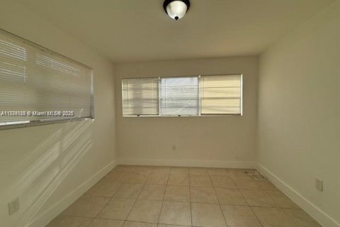 Casa en venta en West Park, Florida, 3 dormitorios, 105.91 m2 № 1982459 - foto 8