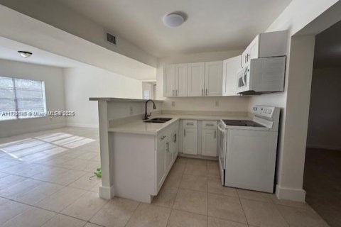 Casa en venta en West Park, Florida, 3 dormitorios, 105.91 m2 № 1982459 - foto 13
