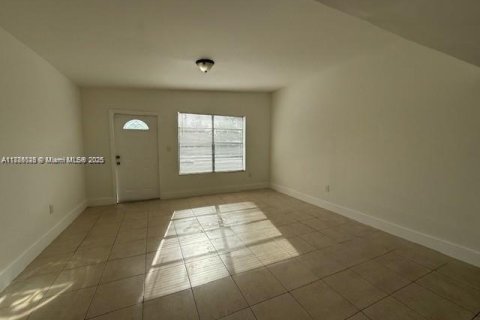 Casa en venta en West Park, Florida, 3 dormitorios, 105.91 m2 № 1982459 - foto 16