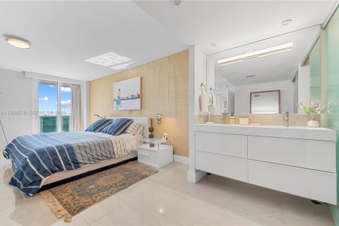 Condo in Sunny Isles Beach, Florida, 2 bedrooms  № 2055861 - photo 21