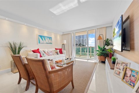 Condo in Sunny Isles Beach, Florida, 2 bedrooms  № 2055861 - photo 2