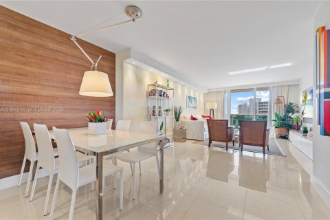 Condo in Sunny Isles Beach, Florida, 2 bedrooms  № 2055861 - photo 14