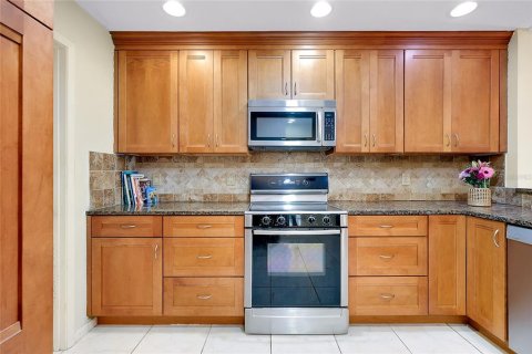 House in Sarasota, Florida 2 bedrooms, 145.86 sq.m. № 1822408 - photo 9