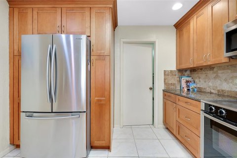 House in Sarasota, Florida 2 bedrooms, 145.86 sq.m. № 1822408 - photo 11