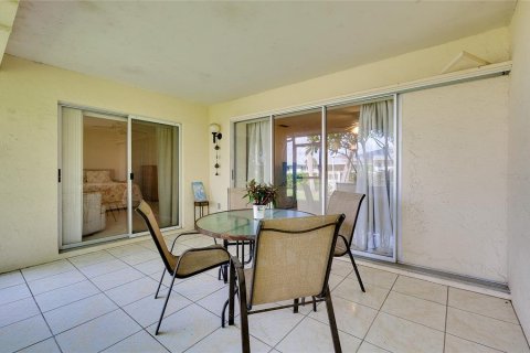 House in Sarasota, Florida 2 bedrooms, 145.86 sq.m. № 1822408 - photo 27