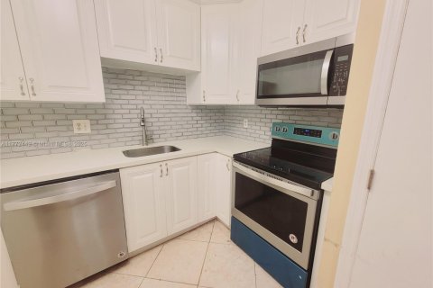 Copropriété à vendre à Lauderhill, Floride: 2 chambres, 90.3 m2 № 1977183 - photo 4