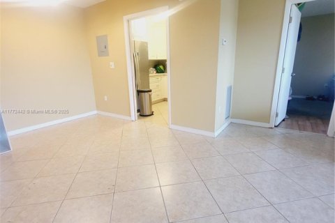 Copropriété à vendre à Lauderhill, Floride: 2 chambres, 90.3 m2 № 1977183 - photo 7