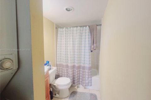 Copropriété à vendre à Lauderhill, Floride: 2 chambres, 90.3 m2 № 1977183 - photo 9