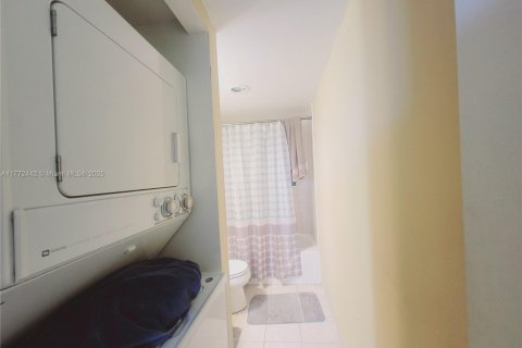 Copropriété à vendre à Lauderhill, Floride: 2 chambres, 90.3 m2 № 1977183 - photo 8