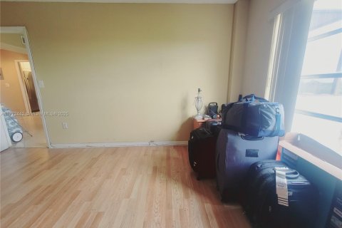 Copropriété à vendre à Lauderhill, Floride: 2 chambres, 90.3 m2 № 1977183 - photo 17