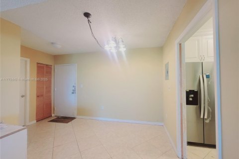 Copropriété à vendre à Lauderhill, Floride: 2 chambres, 90.3 m2 № 1977183 - photo 5