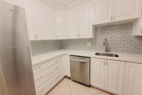 Copropriété à vendre à Lauderhill, Floride: 2 chambres, 90.3 m2 № 1977183 - photo 1