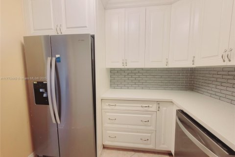 Copropriété à vendre à Lauderhill, Floride: 2 chambres, 90.3 m2 № 1977183 - photo 3