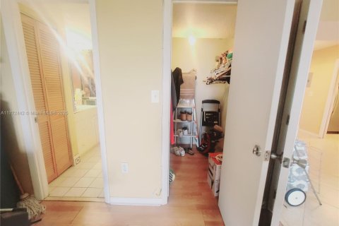 Copropriété à vendre à Lauderhill, Floride: 2 chambres, 90.3 m2 № 1977183 - photo 14