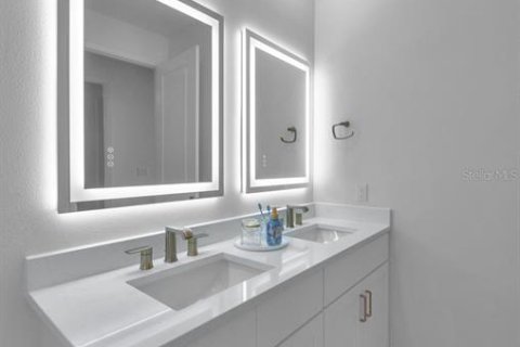 Condominio en venta en Saint Petersburg, Florida, 3 dormitorios, 153.29 m2 № 1819387 - foto 22