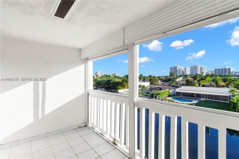 Condominio en alquiler en Hallandale Beach, Florida, 1 dormitorio, 65.03 m2 № 2170180 - foto 18