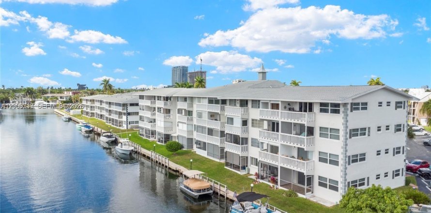 Condominio en Hallandale Beach, Florida, 1 dormitorio  № 2170180