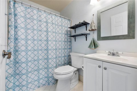 House in Coral Springs, Florida 3 bedrooms, 145.48 sq.m. № 1955036 - photo 11