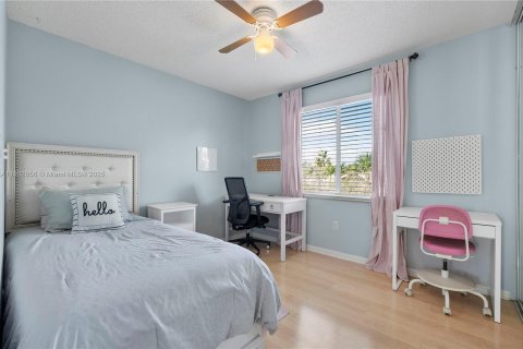 House in Coral Springs, Florida 3 bedrooms, 145.48 sq.m. № 1955036 - photo 10