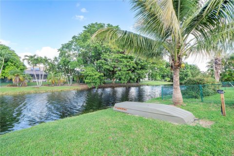 House in Coral Springs, Florida 3 bedrooms, 145.48 sq.m. № 1955036 - photo 24