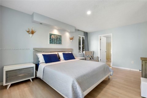 House in Coral Springs, Florida 3 bedrooms, 145.48 sq.m. № 1955036 - photo 8