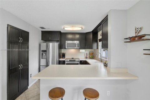 House in Coral Springs, Florida 3 bedrooms, 145.48 sq.m. № 1955036 - photo 18