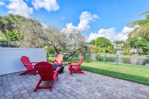 House in Coral Springs, Florida 3 bedrooms, 145.48 sq.m. № 1955036 - photo 21