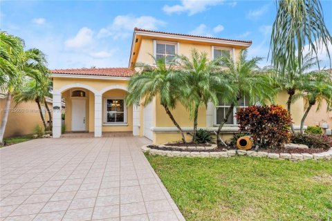 House in Coconut Creek, Florida 4 bedrooms, 203.83 sq.m. № 1477278 - photo 2