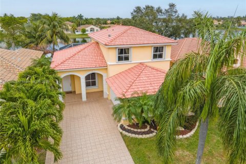 House in Coconut Creek, Florida 4 bedrooms, 203.83 sq.m. № 1477278 - photo 4