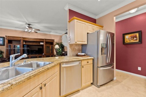 House in Coconut Creek, Florida 4 bedrooms, 203.83 sq.m. № 1477278 - photo 11