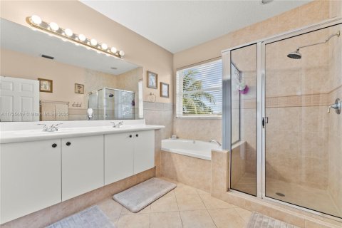 House in Coconut Creek, Florida 4 bedrooms, 203.83 sq.m. № 1477278 - photo 30