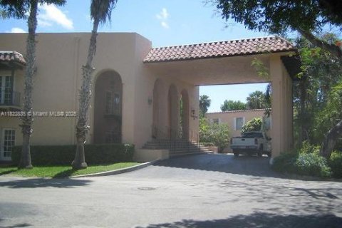 Condo in Miami, Florida, 1 bedroom  № 1941146 - photo 17