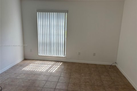 Condo in Miami, Florida, 1 bedroom  № 1941146 - photo 9