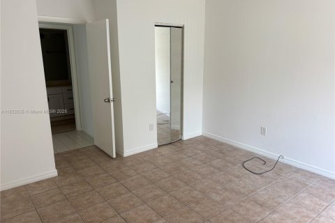 Снять в аренду кондоминиум в Майами, Флорида 1 спальня, 58.53м2, № 1941146 - фото 4