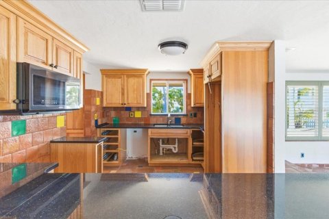 Villa ou maison à vendre à Longboat Key, Floride: 2 chambres, 125.05 m2 № 2108859 - photo 23