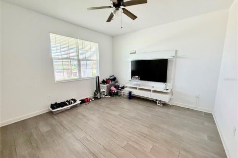 House in Kissimmee, Florida 4 bedrooms, 196.3 sq.m. № 2200083 - photo 14